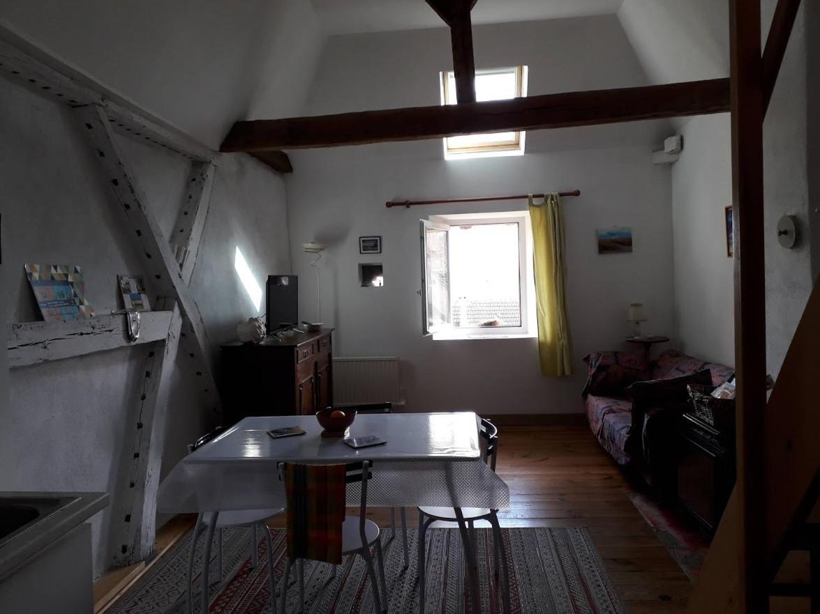 L'Atelier Du Chapeau Rouge Apartment Souvigny Exterior photo